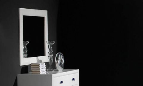 Espejo de madera lacada blanca